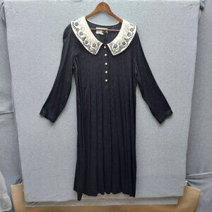 VTG Sarah Elise Black Dress W/ Embroidered White Peter Pan Collar & Button Front
